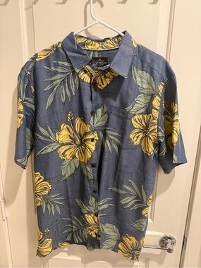 Quiksilver Blue Hawaiian Button-Down with Yellow Hibiscus